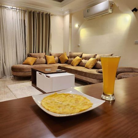 Wa Set Luxor Apartment Ngoại thất bức ảnh