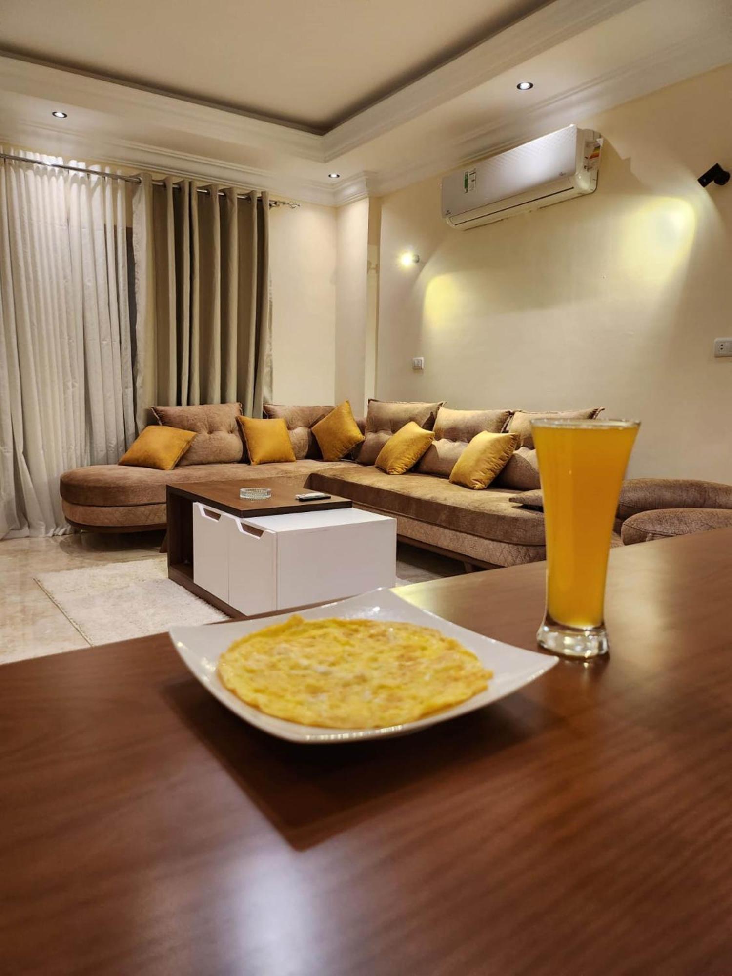 Wa Set Luxor Apartment Ngoại thất bức ảnh